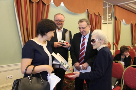 компания 2.JPG